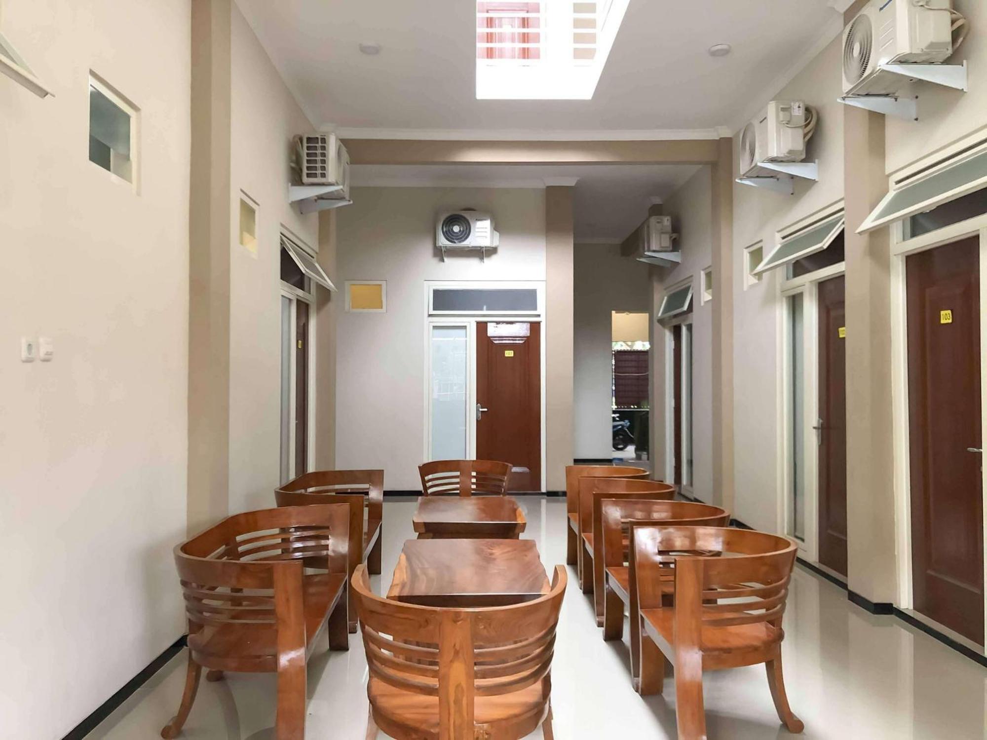 Reddoorz Syariah @ Jl. Cengger Ayam Dalam Hotel Malang Exterior foto